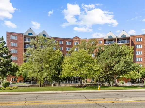 7120 N Milwaukee Ave APT 702, Niles, IL 60714