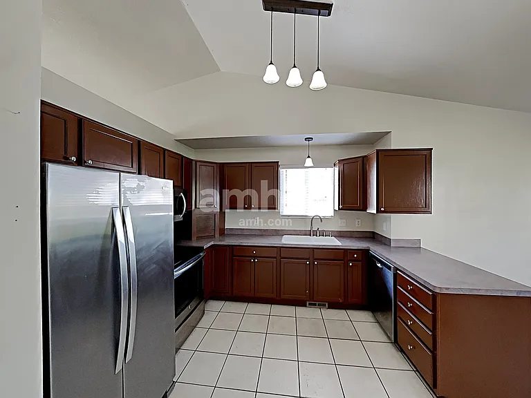 2056 N 850 W — Photo 3