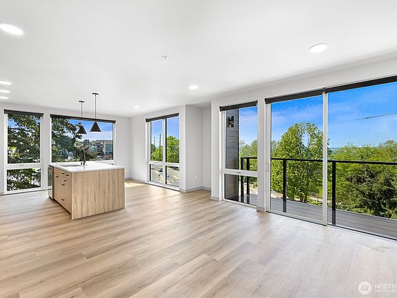 2nd image of 820 N State Street #412
