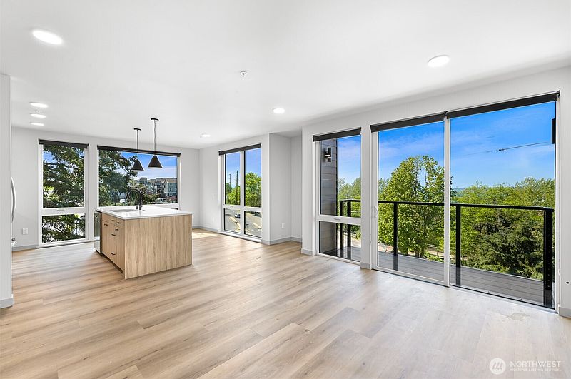 2nd image of 820 N State Street #412