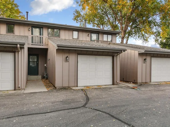 1224 Woodley St E, Northfield, MN 55057