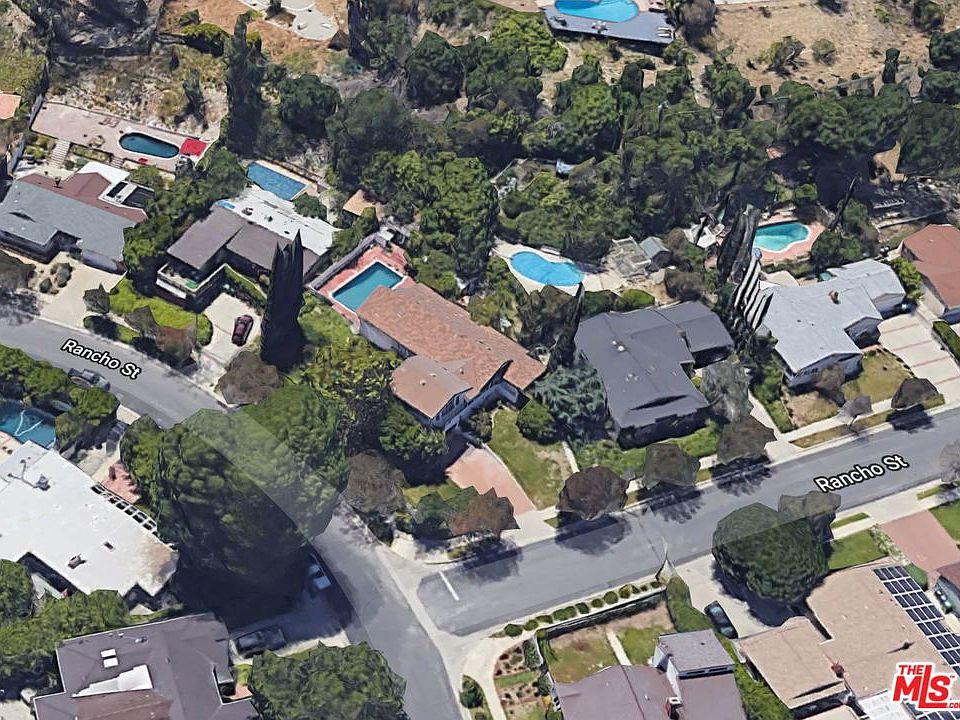 2nd image of 18124 Rancho St