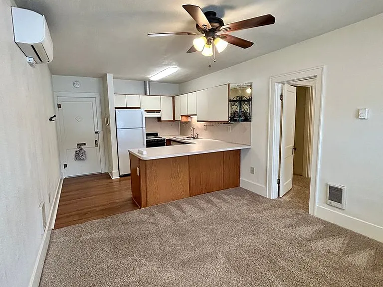 241 High St NE — Photo 10