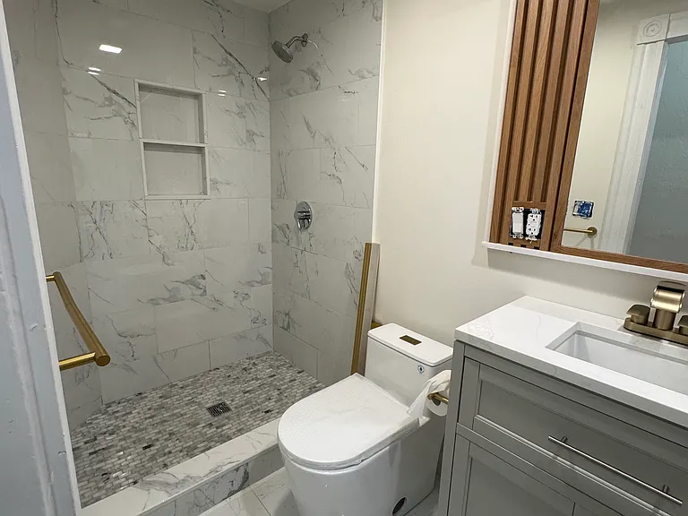 229 Saratoga St #2 — Photo 4