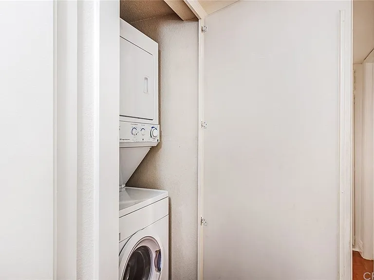 2510 E Willow St #208 — Photo 8