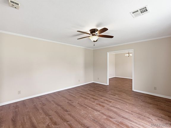 2nd image of 2042 Kingsbury Dr