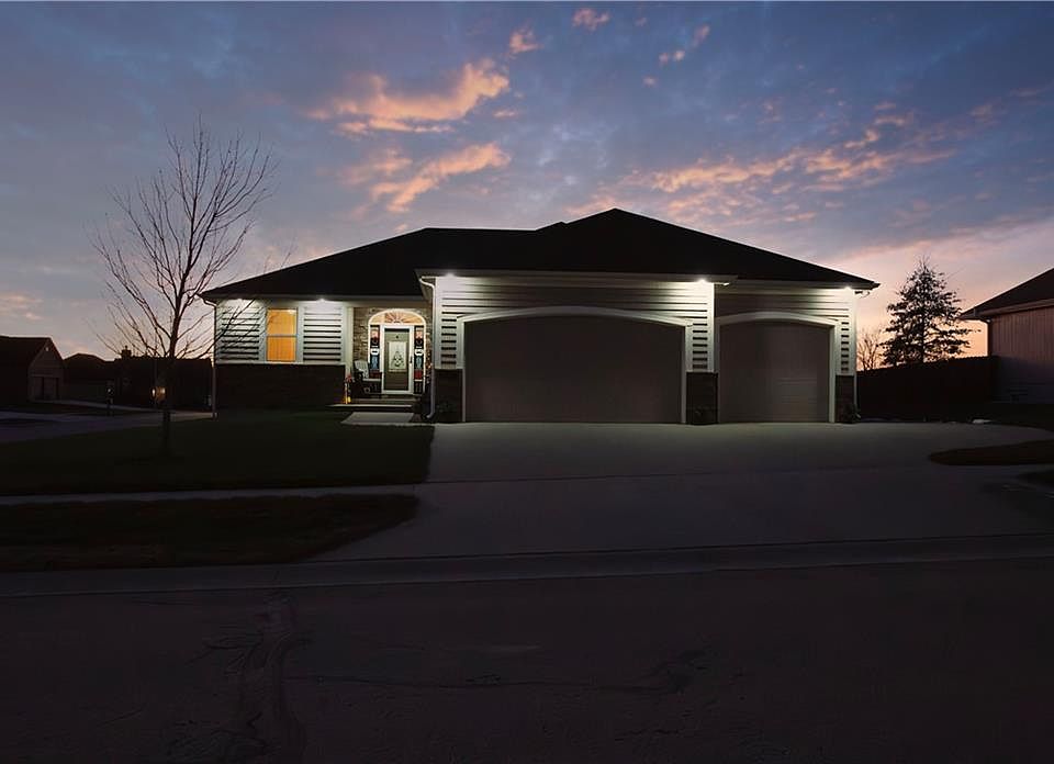1st image of 904 Edgewood Dr