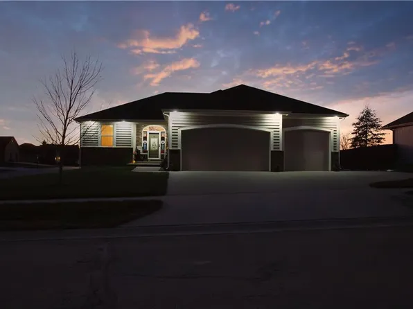 904 Edgewood Dr, Paola, KS 66071