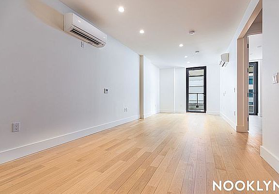 4th image of 250 Gold St #1007