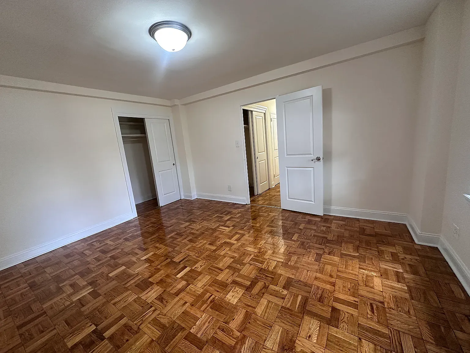 87-01 Midland Parkway — Photo 4