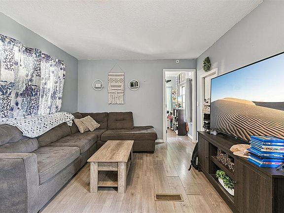 4th image of 15527 TROUSDALE STREET