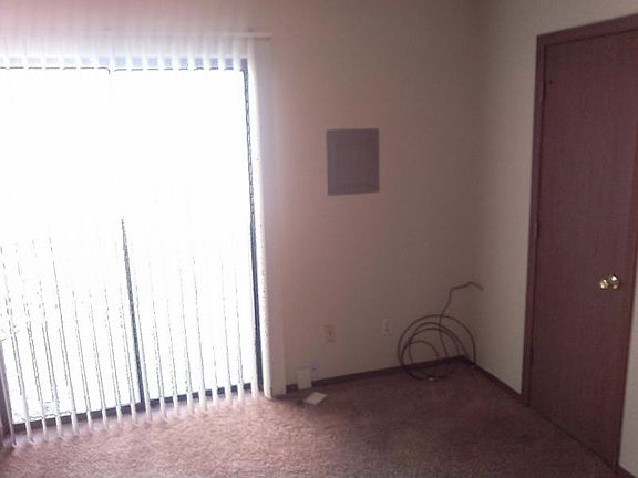 4th image of 2901 Los Amigos Ct APT B