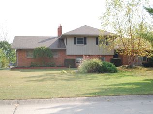 1 Lakewood Dr, Greenfield, IN