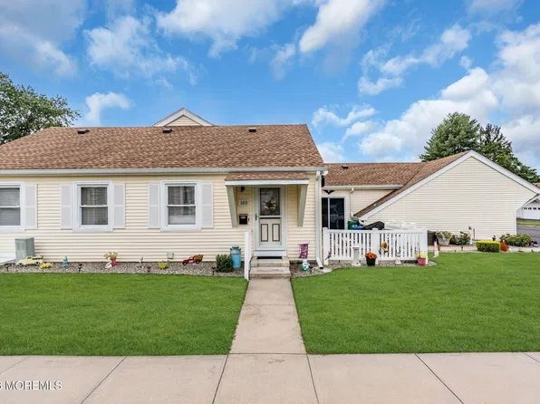 58 Largo San Nicola #D, Freehold, NJ 07728