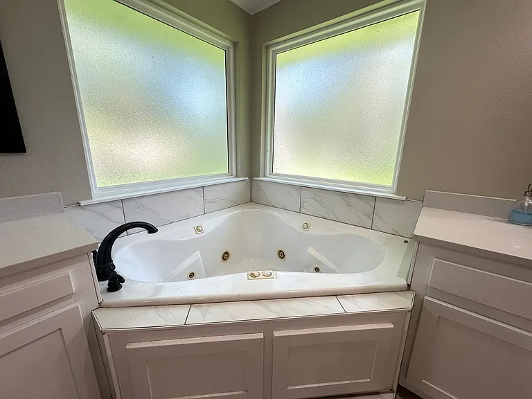 3125 Lake Hills Dr — Photo 12