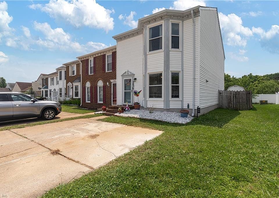 1st image of 245 Windbrooke Ln