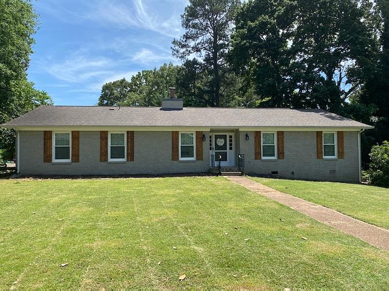 1st image of 142 Chaparral Dr