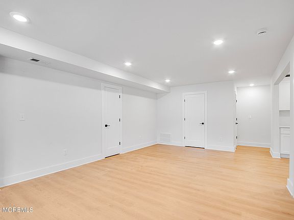 4th image of 304 College Drive #304