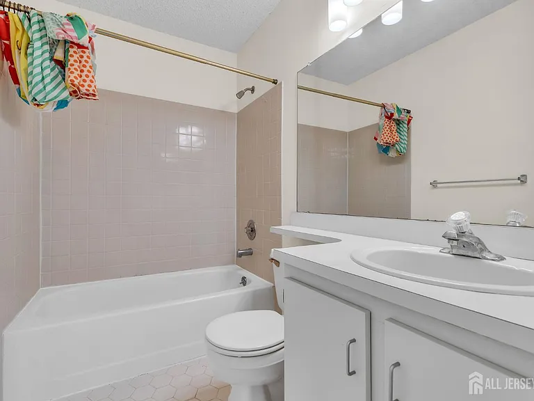 91 Chelsea Ct #14 — Photo 21