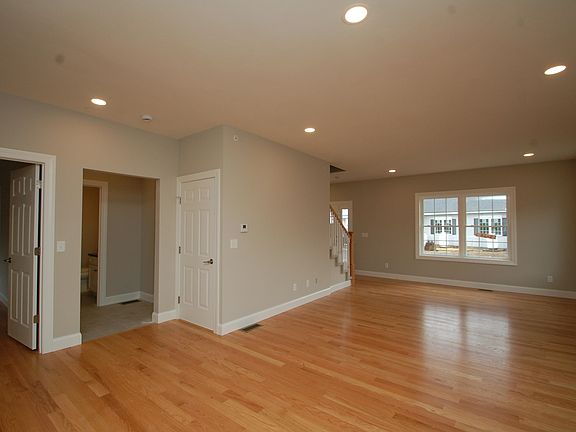 4th image of 12A Villa Lane #8A