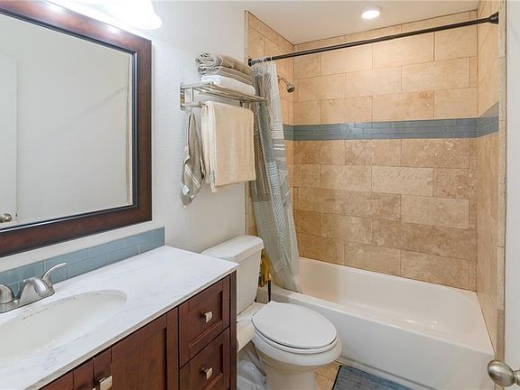 2nd image of 1309 E 52nd St APT 5