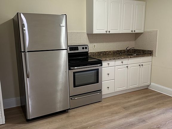 5th image of 77 Main St APT 14