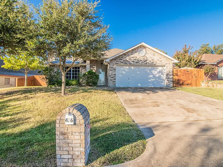 436 Hillside Dr — Photo 2