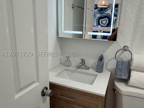 5th image of 9635 SW Studio 16 STUDIO