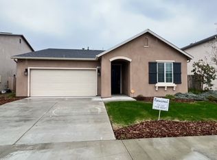 2139 N Hall St, Visalia, CA