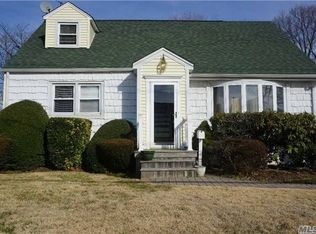 79Y Cunningham Ave, Uniondale, NY 11553