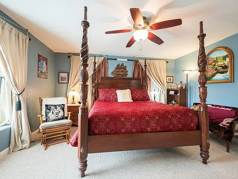 1114 Conception Dr — Photo 2