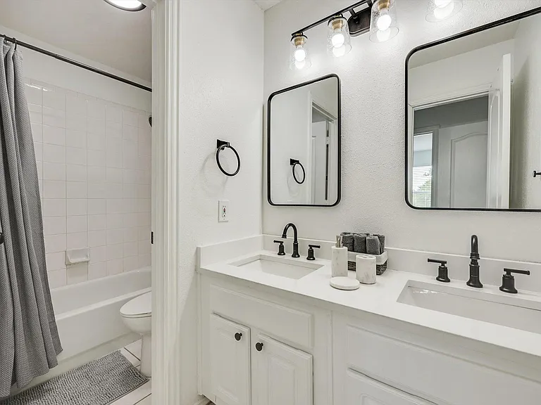 4205 Vista Creek Dr — Photo 30