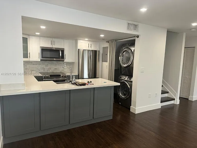 6840 SW 45th Ln #6 — Photo 5