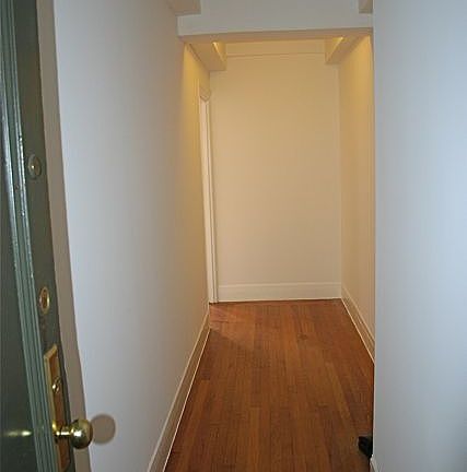 4th image of 325 W 45th St APT 719
