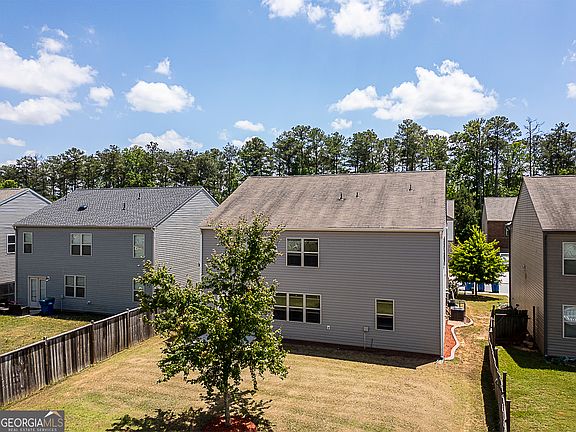3rd image of 3922 Makeover Ct