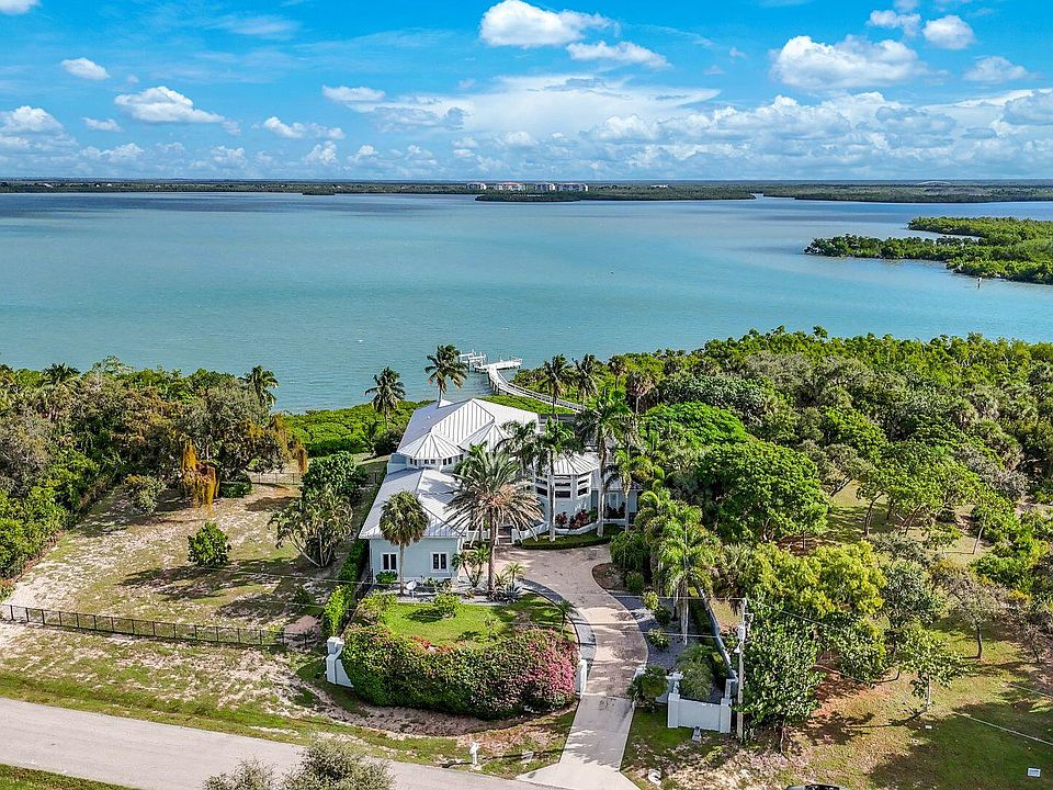 831 Caxambas Dr, Marco Island, FL 34145 | MLS #2261380 | Zillow