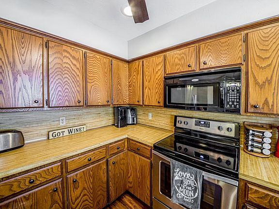4th image of 1704 N Briarwood Dr