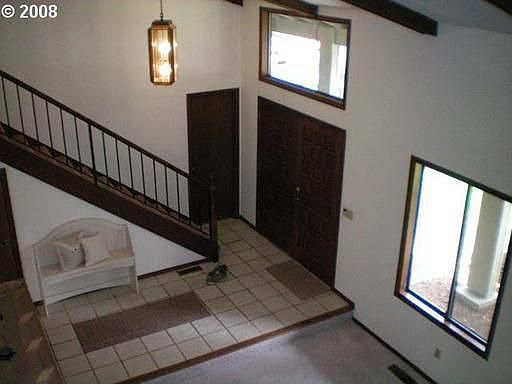 2nd image of 10904 NE Sherwood Dr