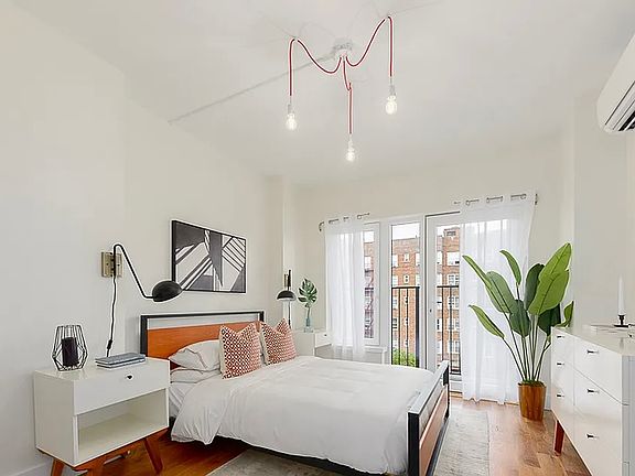 5th image of 142 Lenox Rd #2F