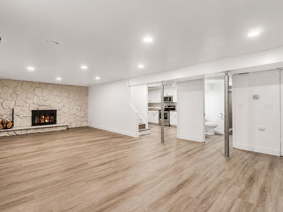 1st image of 485 E Rena Ave