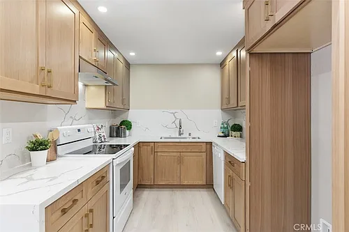 22886 Hilton Head Dr #150 Photo 1