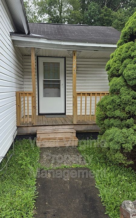 1st image of 242 Riffe St