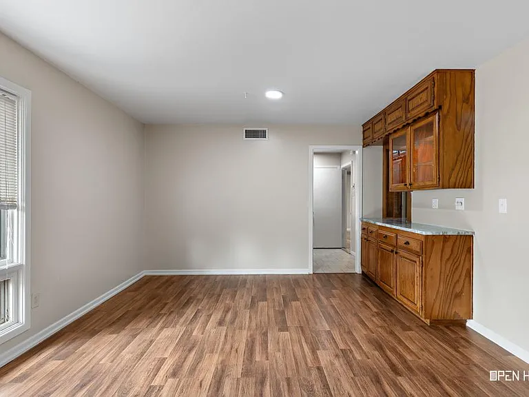 4202 Meadowbrook Dr — Photo 9