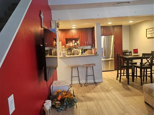 435 W 9th St Unit B3, Upland, CA 91786