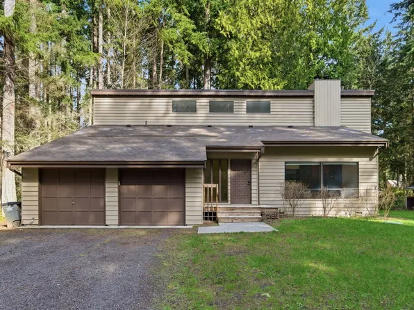 6980 NE Dolphin Dr, Bainbridge Island, WA 98110