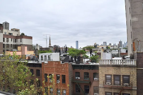 Rented by Manhattan Connection | media 30