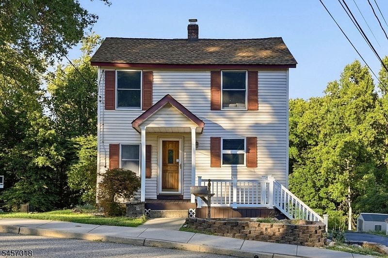 1st image of 72 Arch St