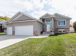 403 7th St NW, Dodge Center, MN 55927