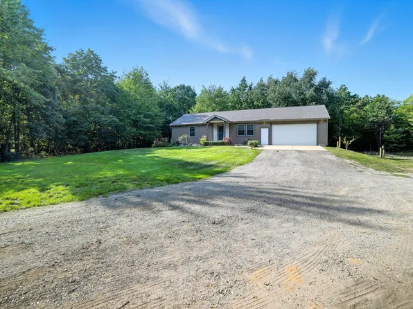 15899 Fillmore St, West Olive, MI 49460