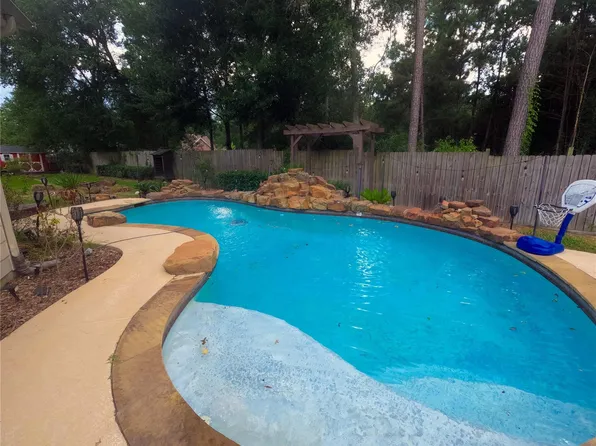 29122 Hidden Lake Ct, Magnolia, TX 77354